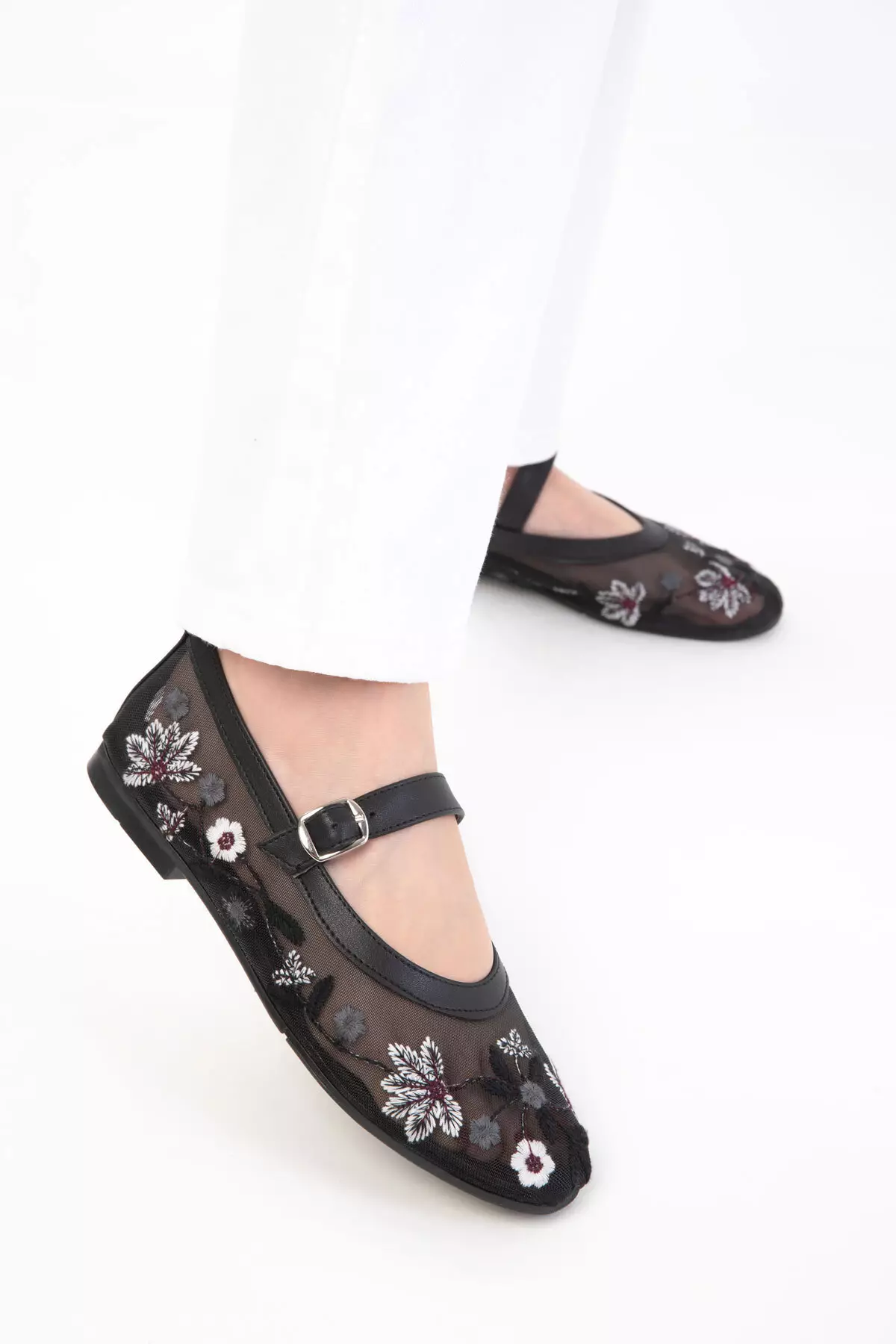 20495 Women's Black Ballerinas