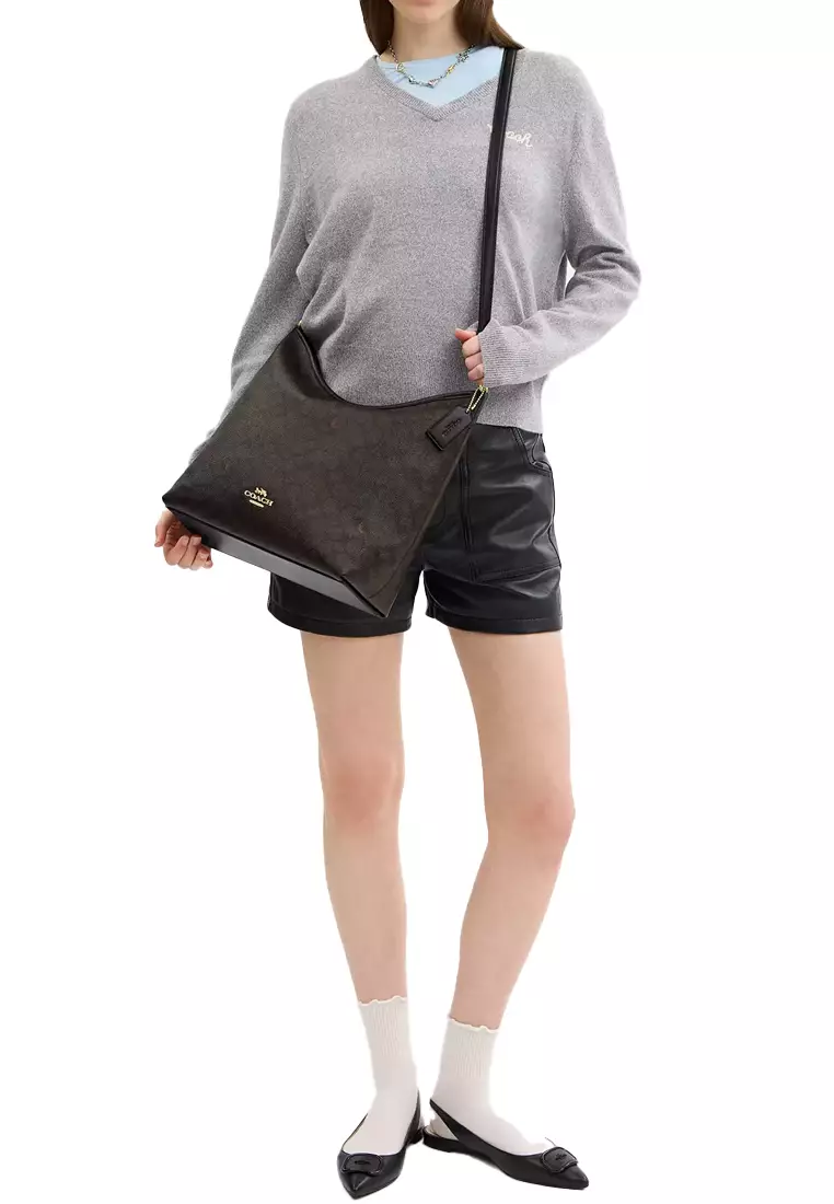 Laurel Large Shoulder Bag In Signature Canvas CY685