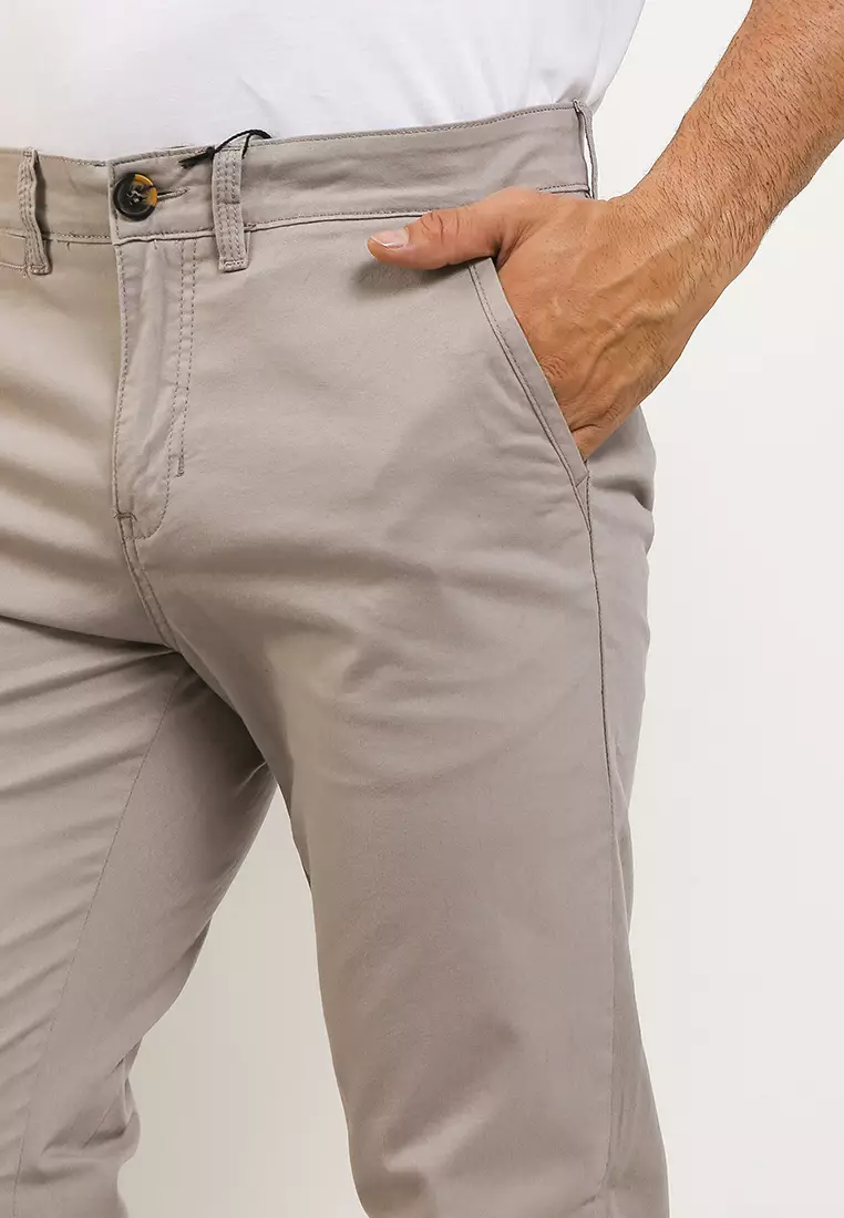 TRIPLE Celana Panjang Chinos Regular Slim (261 858)