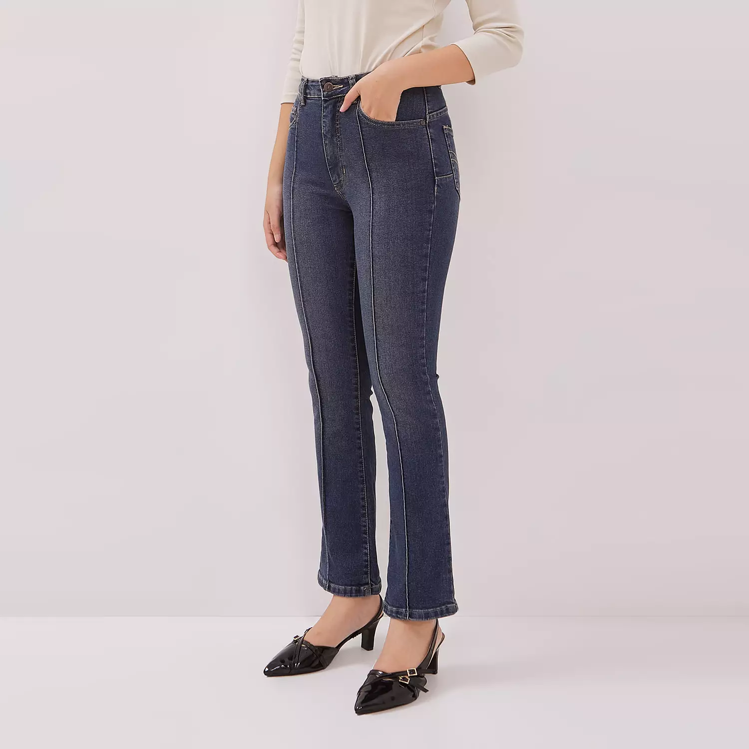 DUST Celana Pintuck Bootcut Jeans Lekira Medium Dark Blue (D. 31312)