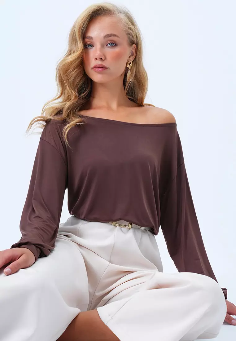Boat Neck Sleeves Cuffed Blouse