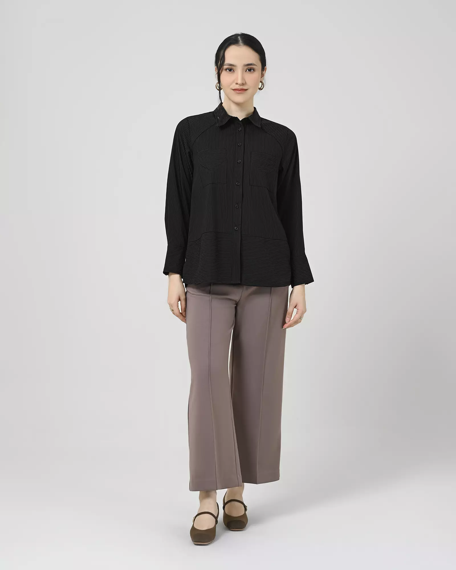 Geulis.id AVANEA SHIRT - Black