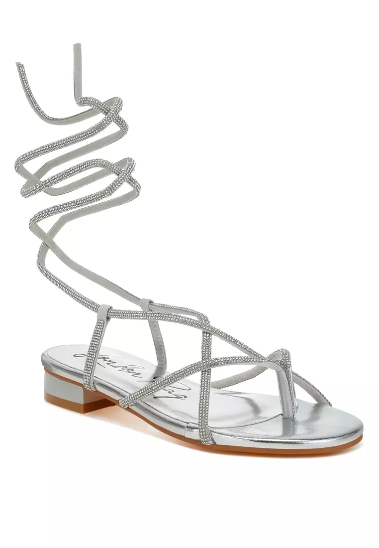 Sandal Renda Berhias Berlian Imitasi dalam Warna Perak