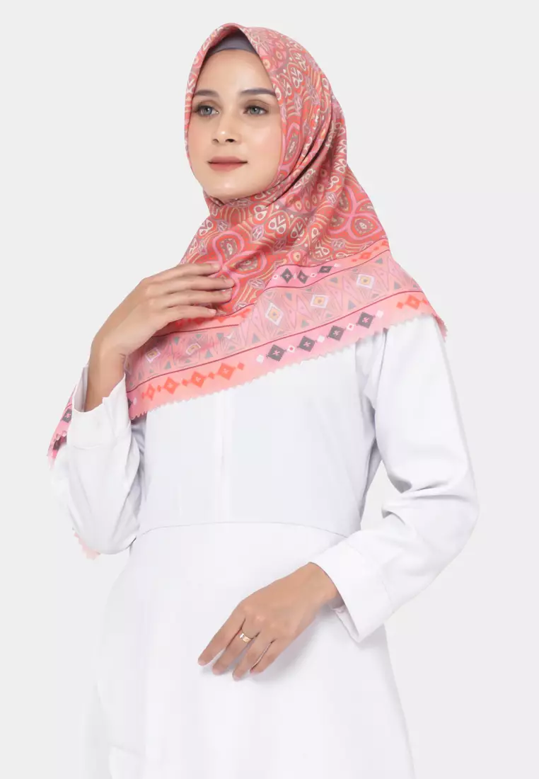 Hijab Motif Ethnic Gorontalo Segiempat Lasercut - Dubai Fontane