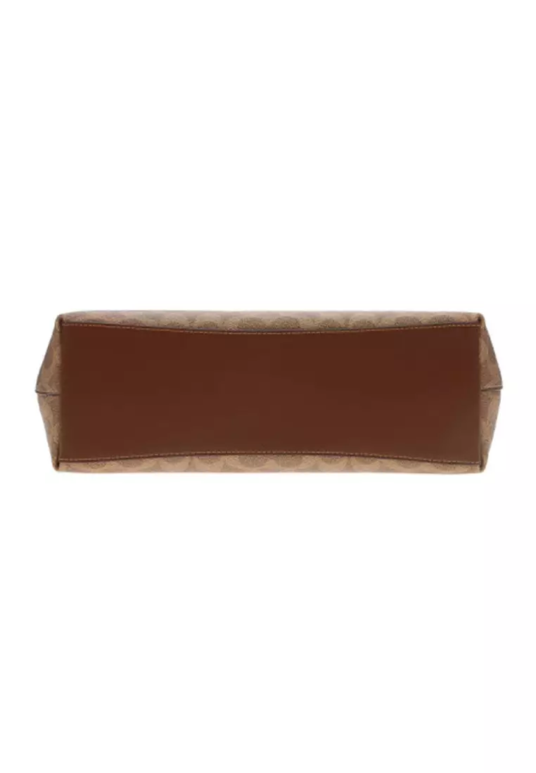 Laurel Shoulder Bag In Signature Canvas CV975