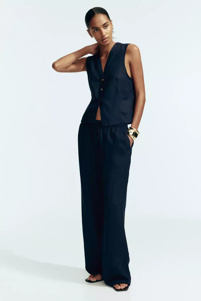 Sleeveless linen-blend shirt