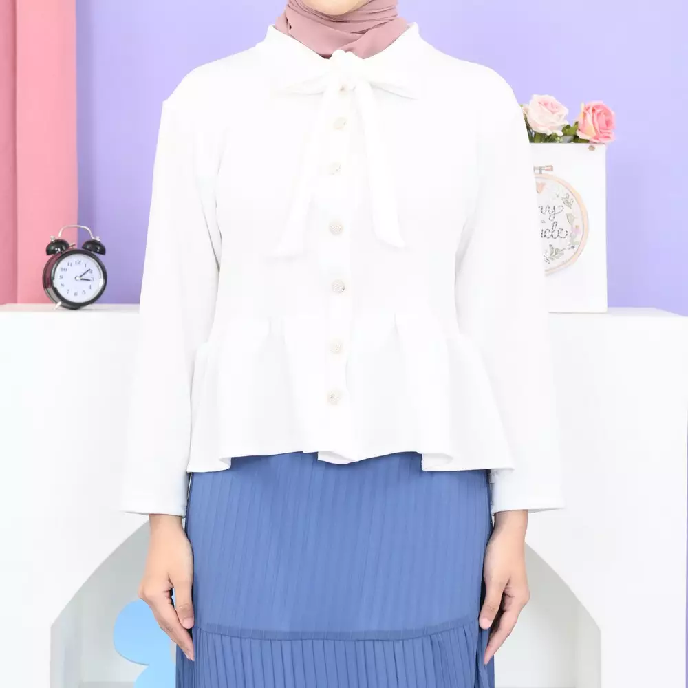 Queen Peplum Top - Broken White M19788 R42S3