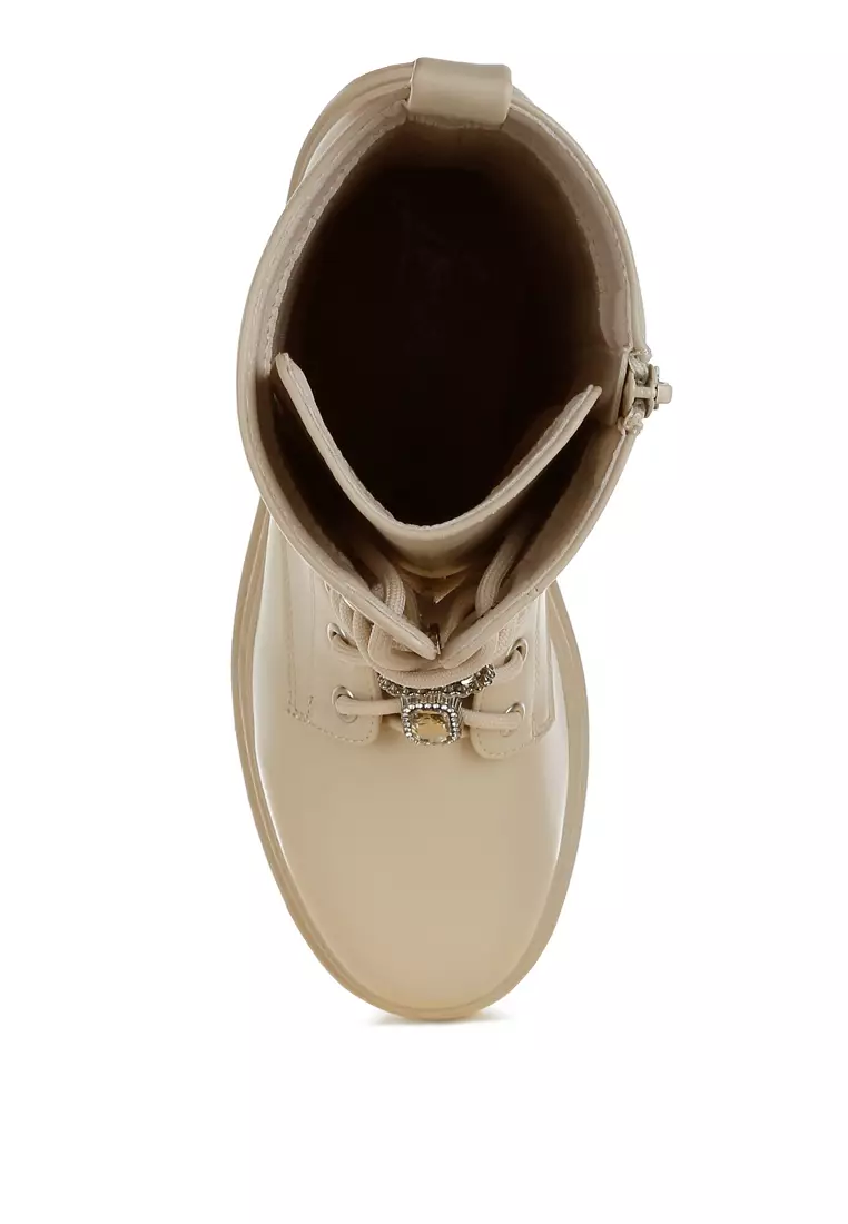 Sepatu bot tebal berhiaskan berlian imitasi warna krem