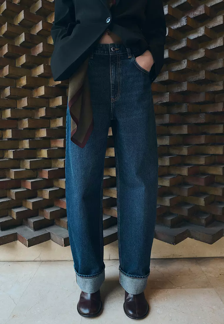 Balloon Jeans With Rolled-Up Hem