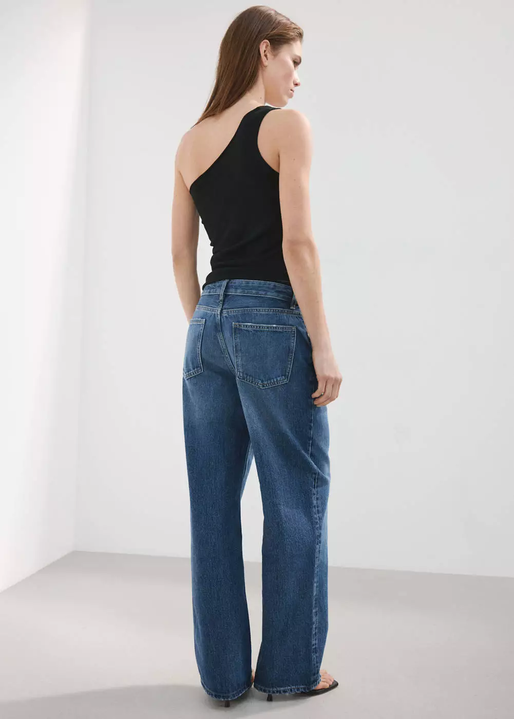 Jeans straight pinggang rendah