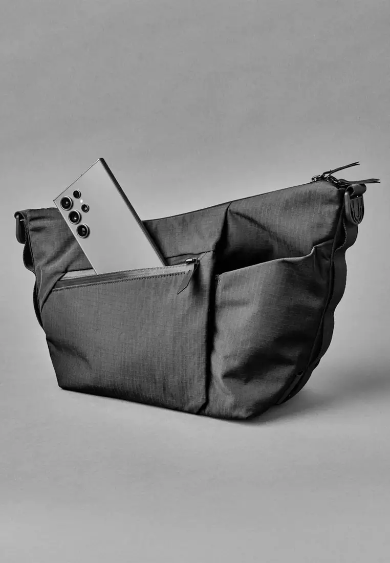 Alpaka Flow Satchel 4L Sling Bag - Axoflux Black