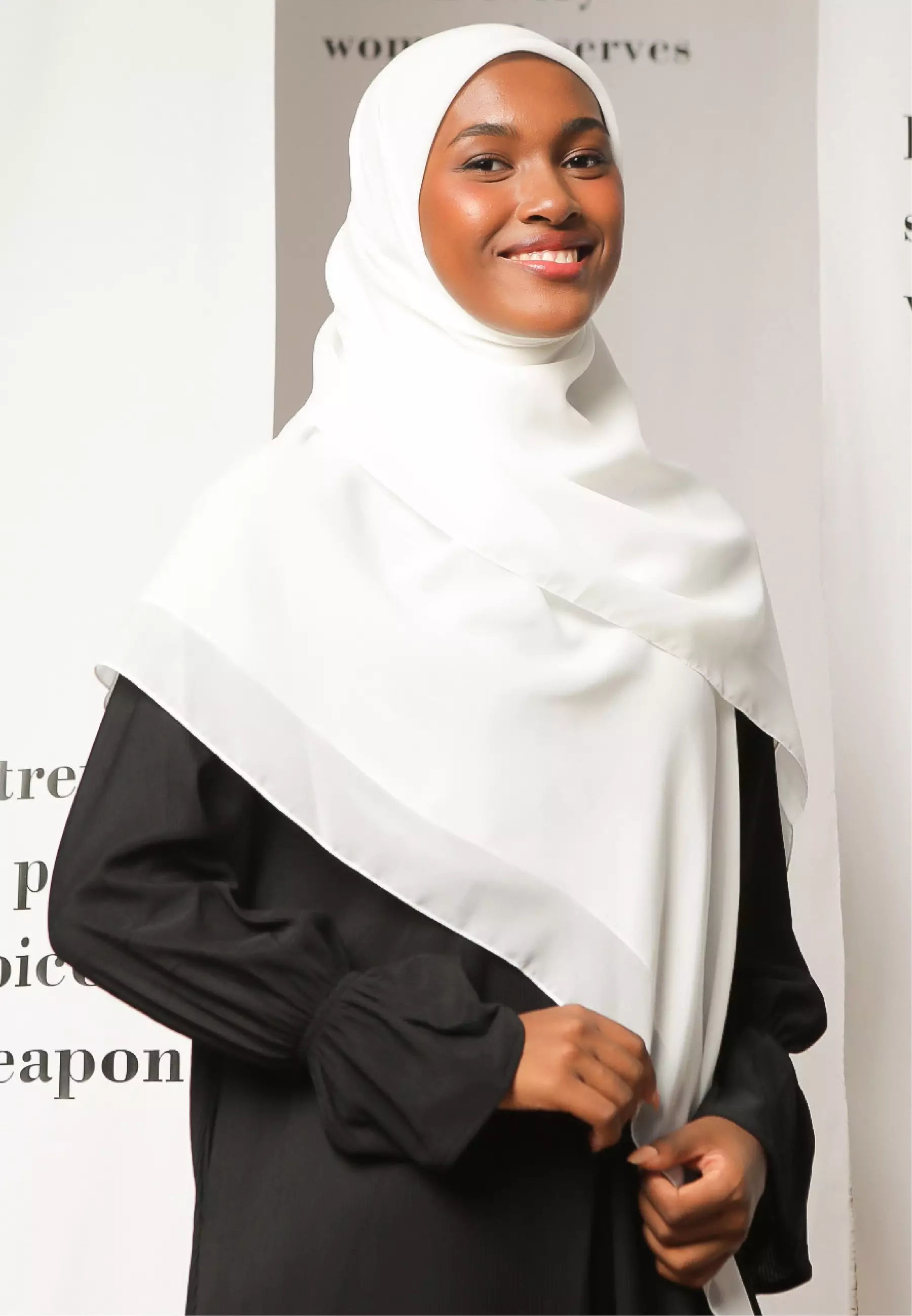 Polly Cotton Square Syari Broken White (Hijab Segiempat Bella Square)