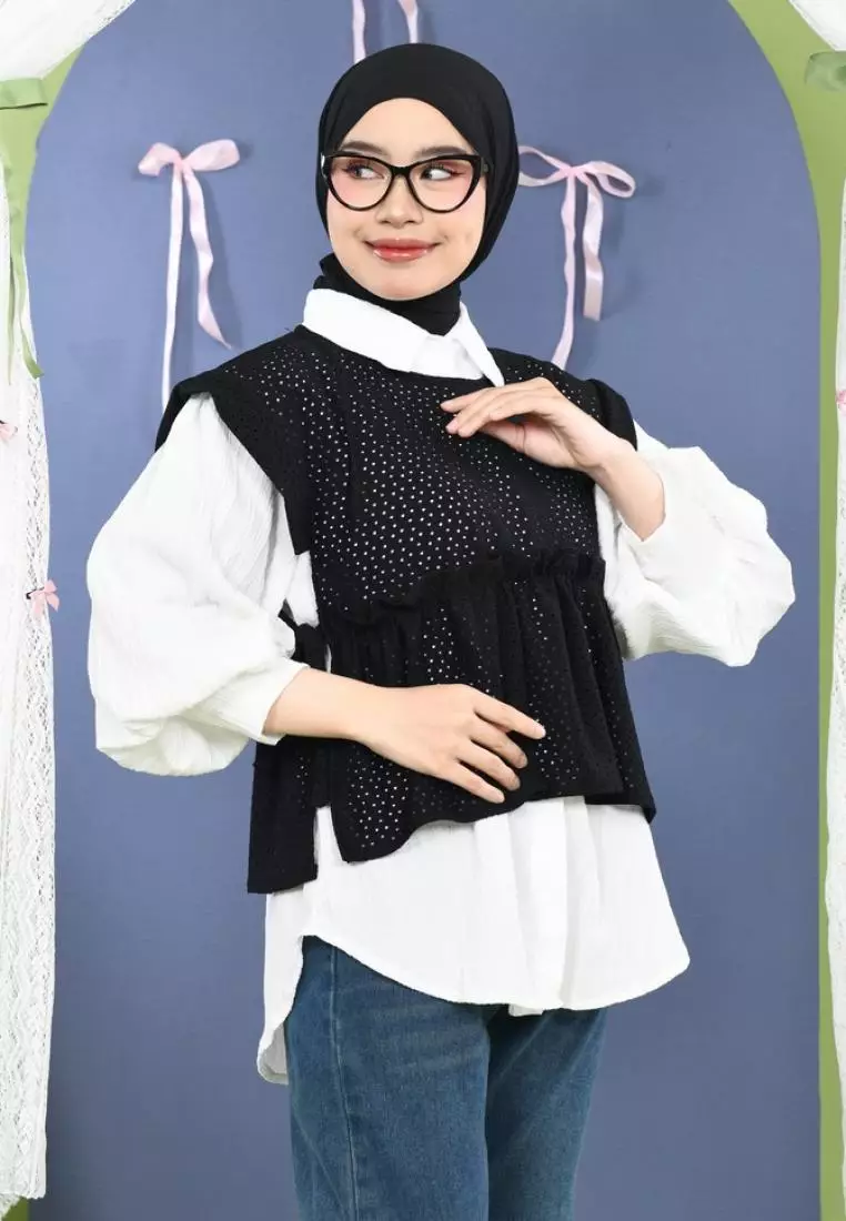 Arin Ruffle Vintage Vest - Black M19268 R92S2