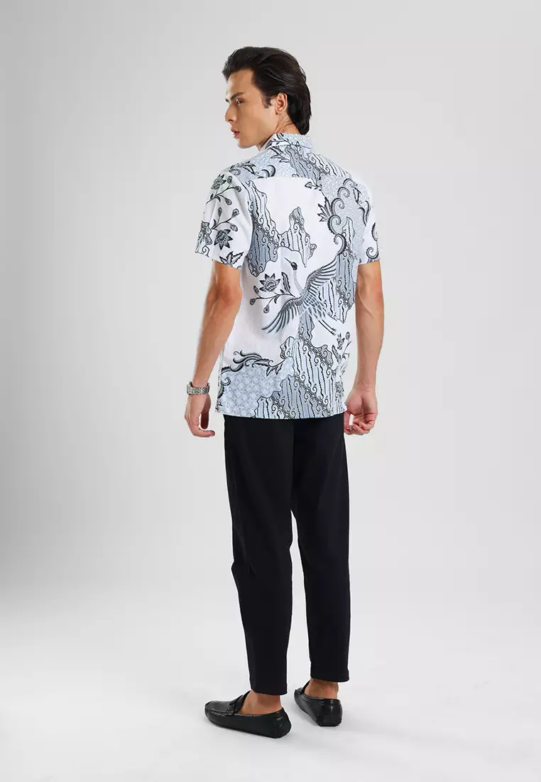 MANZONE - Kemeja Batik Lengan Pendek Pria Wanamarta Modern Fit - White Warna White