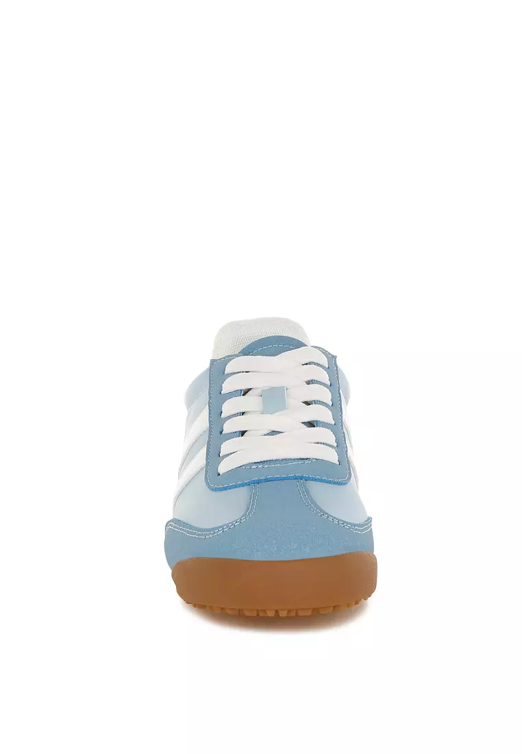 Sepatu Kets Bertali Kasual Warna Biru