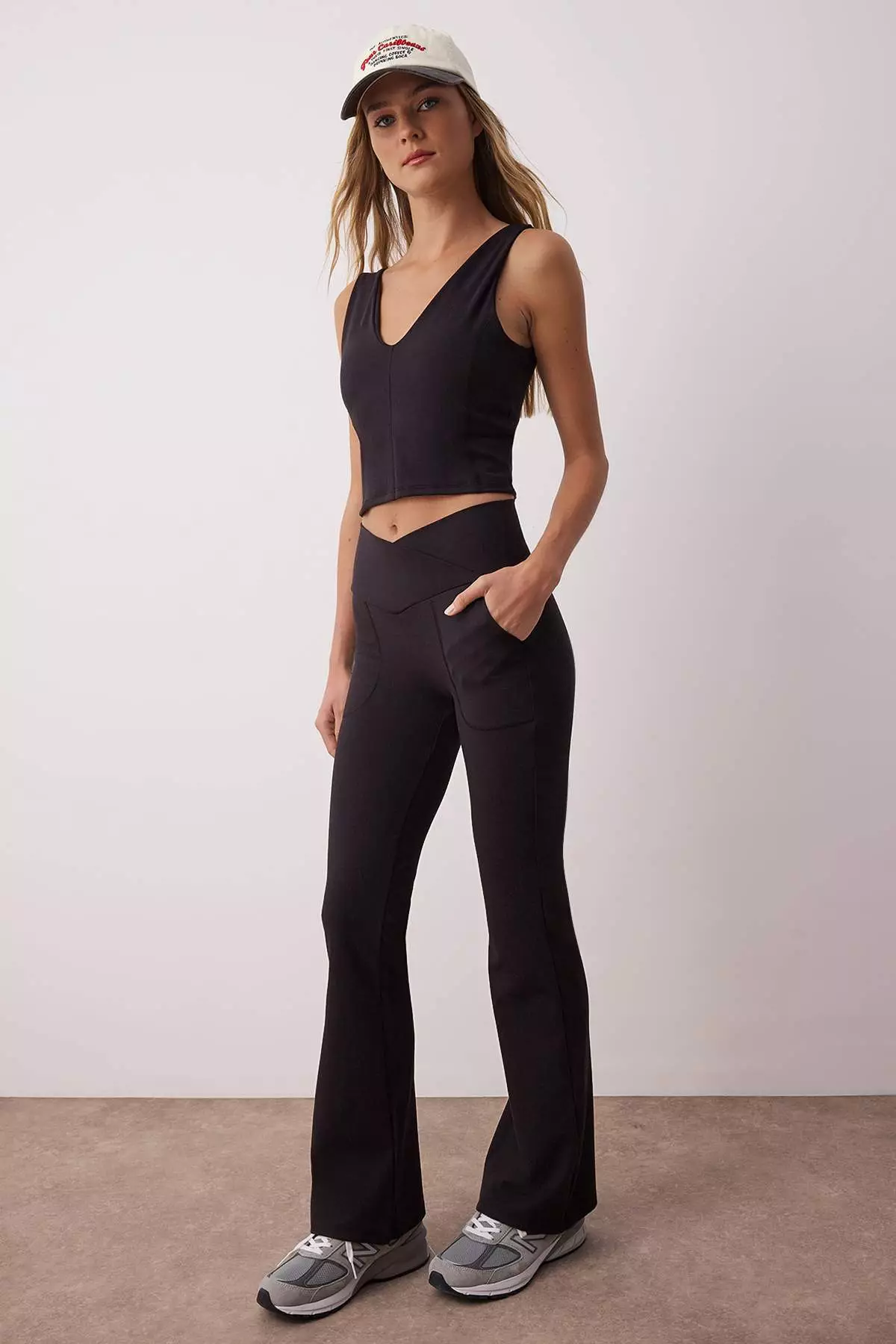 Black Soft Brushed Double Breasted Waist And Pocket Detail Spanish Leg Yoga Knitted Sports Leggings