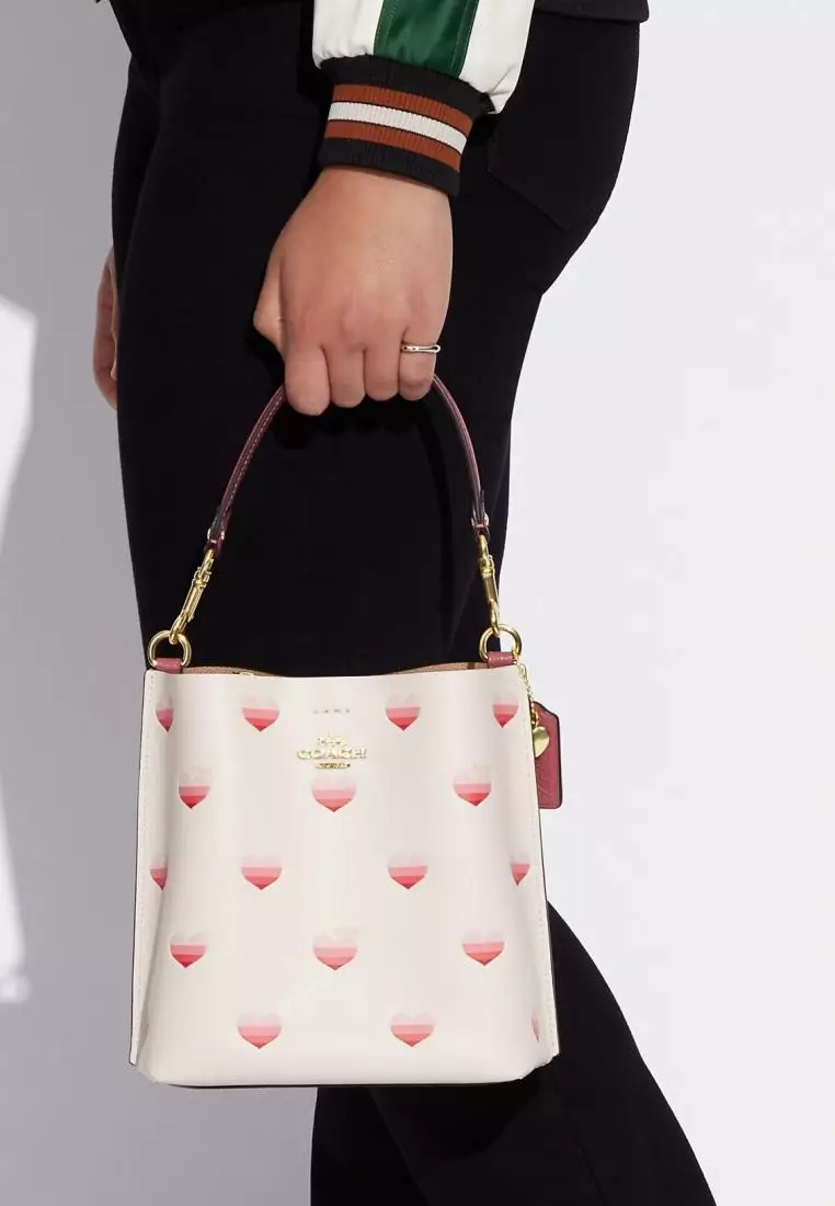 Coach heart bucket 2025 bag