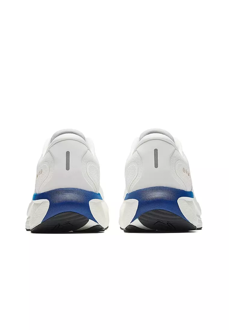 Men PG7 Travel 2.5 Running Shoes