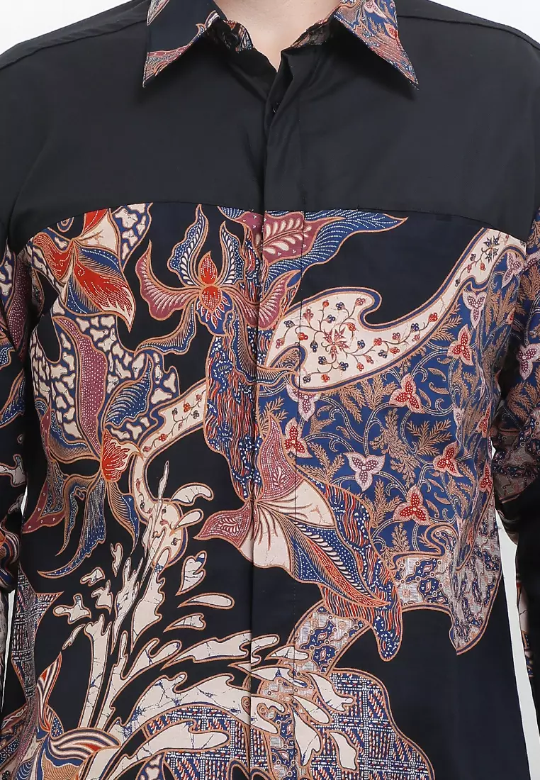 Kemeja Body Fit Batik Daun