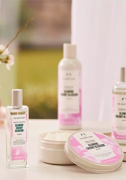 Glowing Cherry Blossom Body Cream 200ml