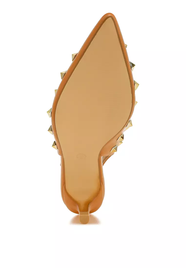 Sepatu hak anak kucing berhias stud warna cokelat