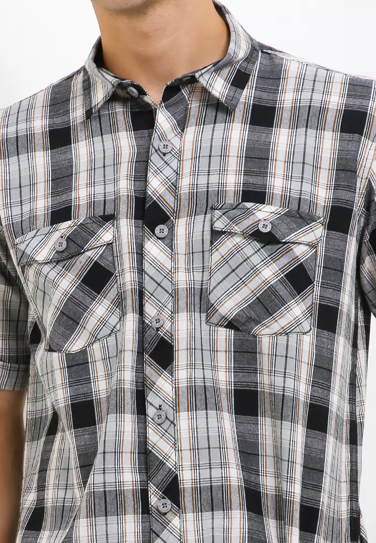 Kemeja Motif Kotak-kotak Lengan Pendek E008P17