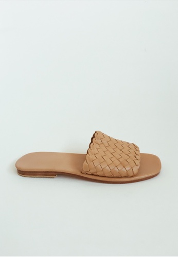 ASHLEY SUMMER CO brown Handmade Woven Leather Sandals Slip Ons - Light Tan Brown B6573SHB9A659DGS_1
