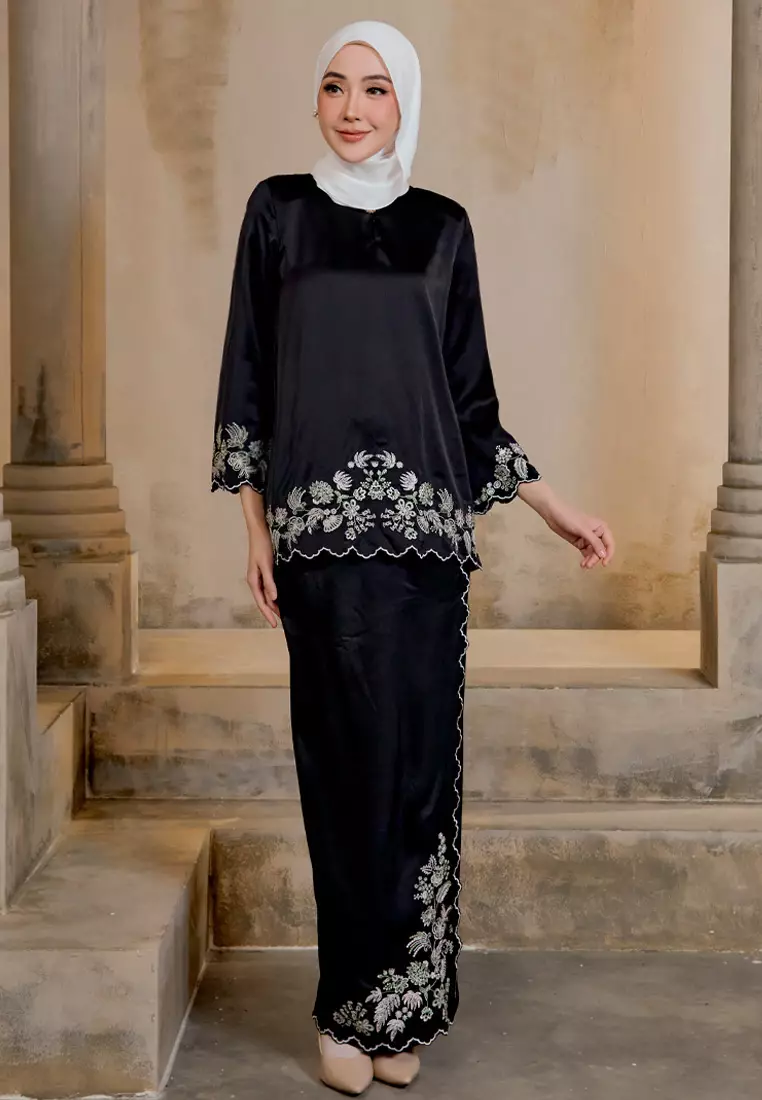 Suri Luxe Embroidery Baju Kurung Kedah Satin with Skirt Belah Selisih