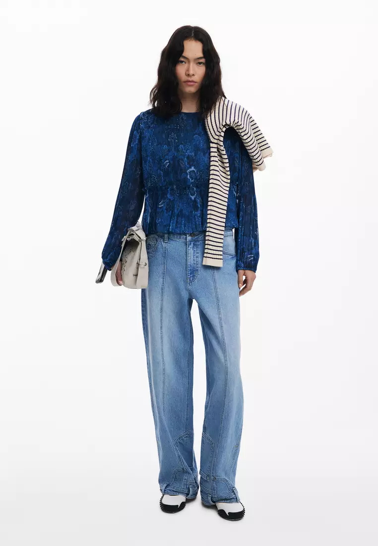 Long-sleeve pleated blouse