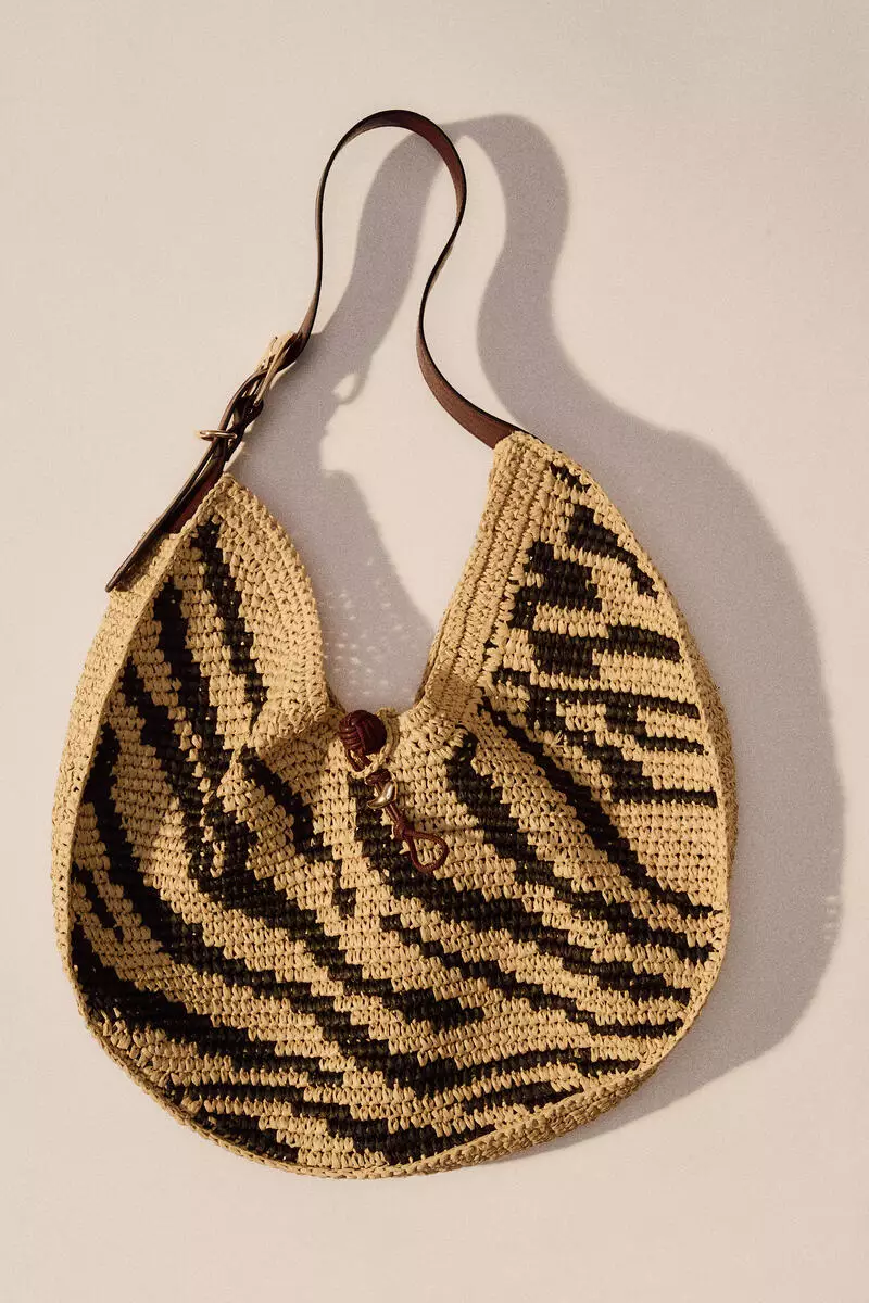 Straw shoulder bag