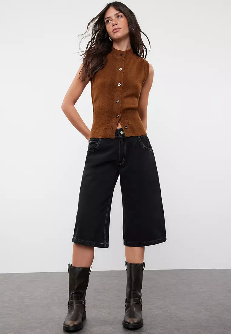 Limited Edition Brown Soft Texture Knit Vest TWOAW24HI00403