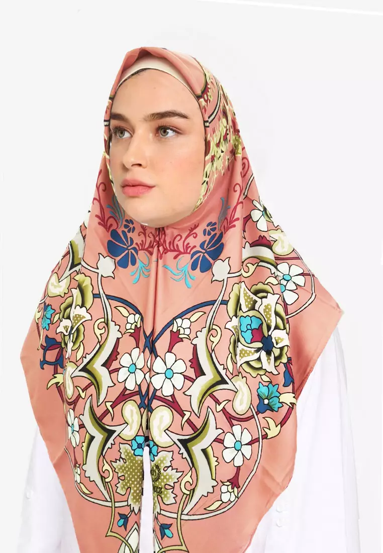 Aksarai Square Scarf Hijab Scarf Segi Empat Kerudung Silky Satin Salmon