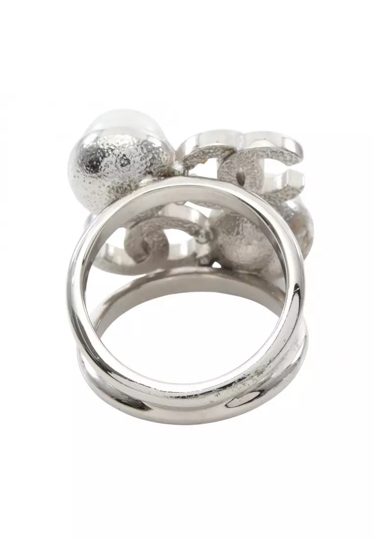 Pre-Loved Chanel coco mark ring ring Fake pearl Rhinestone Silver off white clear I25S