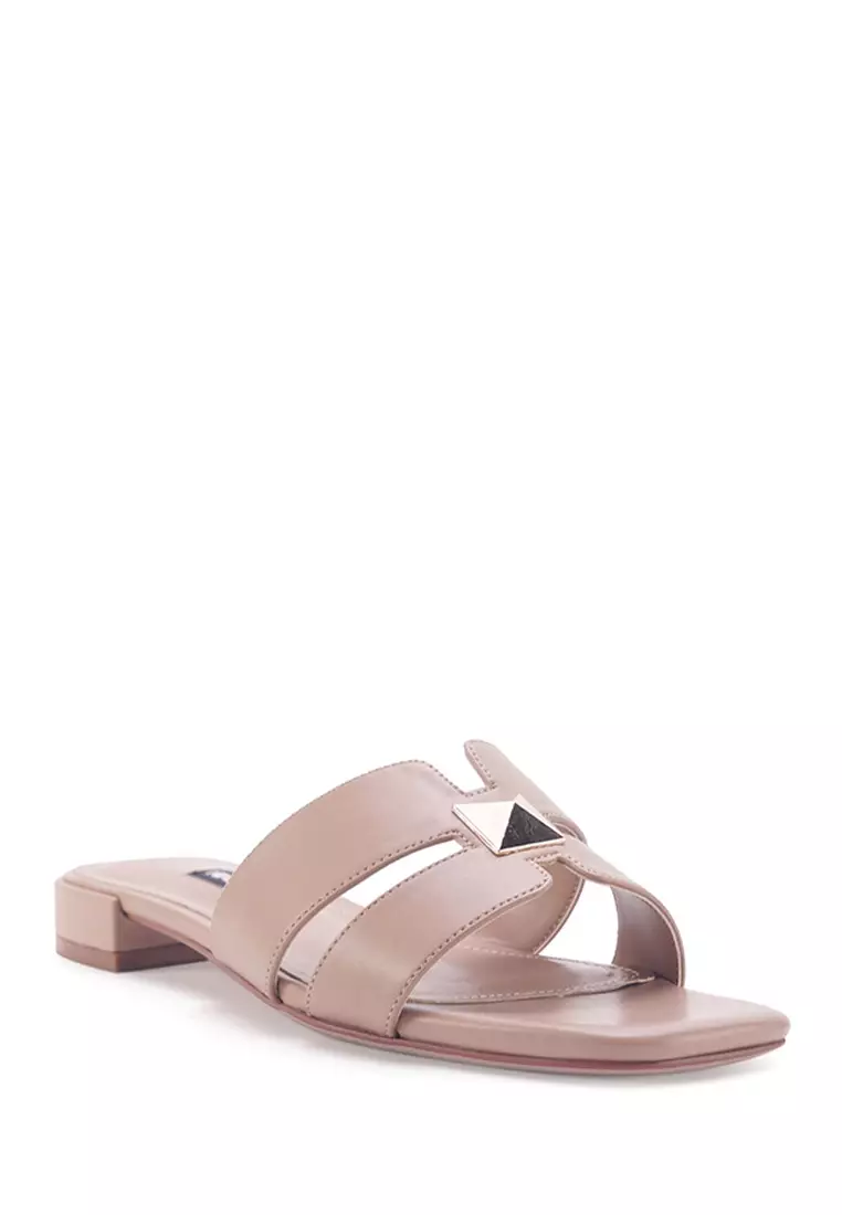 Discount on Nine West  shoes - SKU: Iwan Flat Sandals Tan