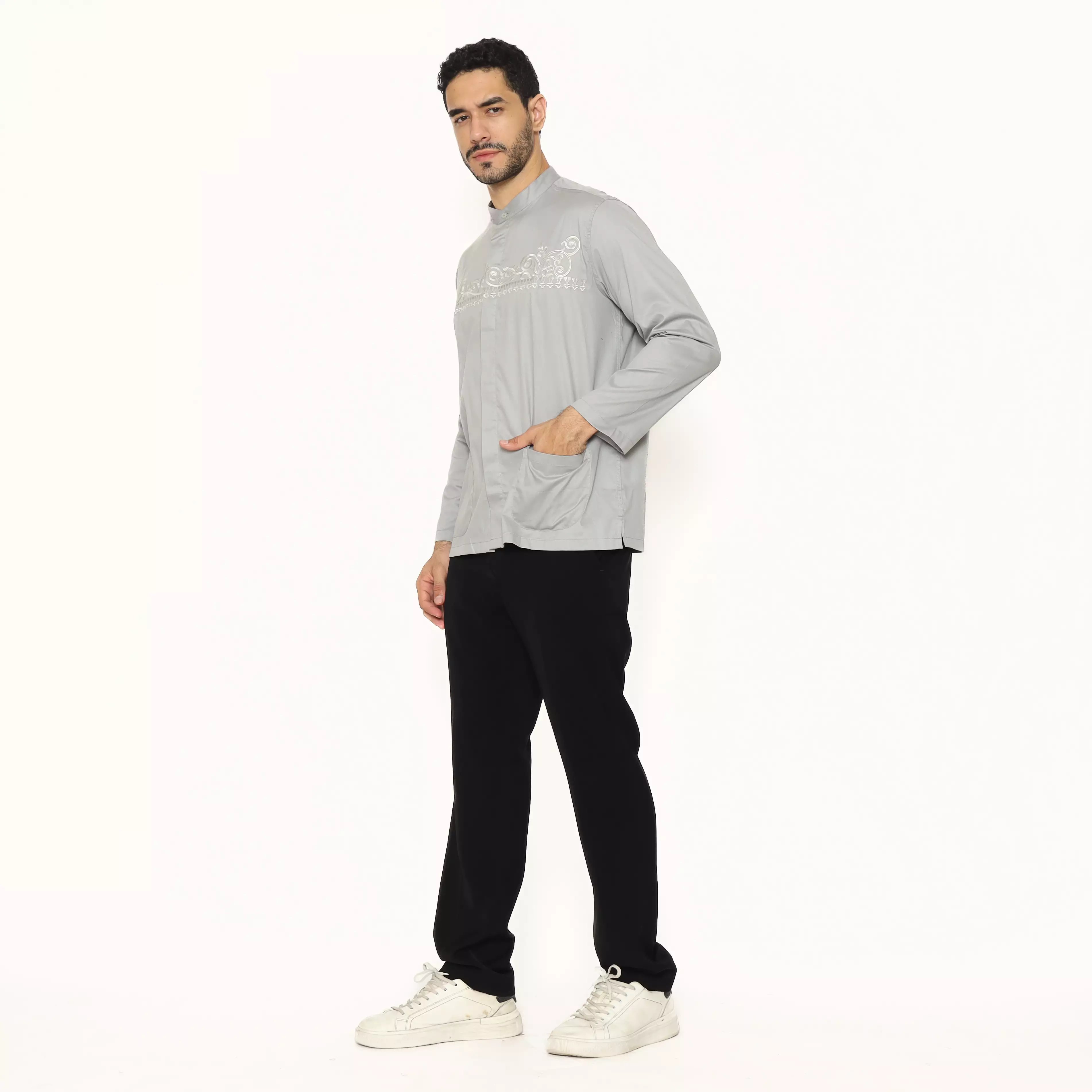 Lawell Baju Koko Pria Bordir Lengan Panjang Modern Fit Warna Grey – LAQKFLBKQG101QCTNQNM