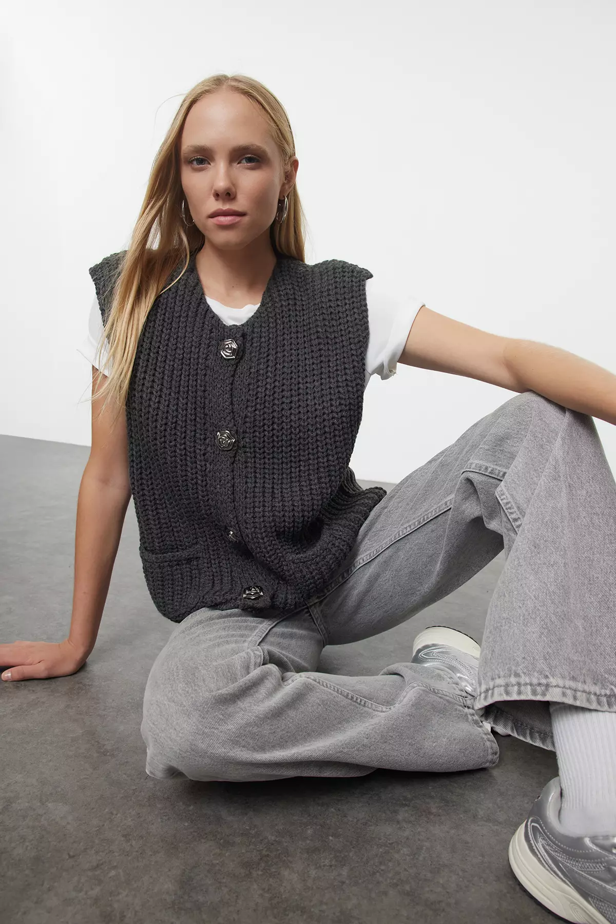 Anthracite Crew Neck Fitted Vest TWOAW25YE00027