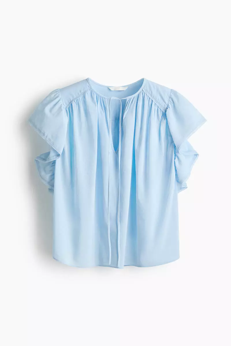 Flutter-sleeved lace-trimmed blouse