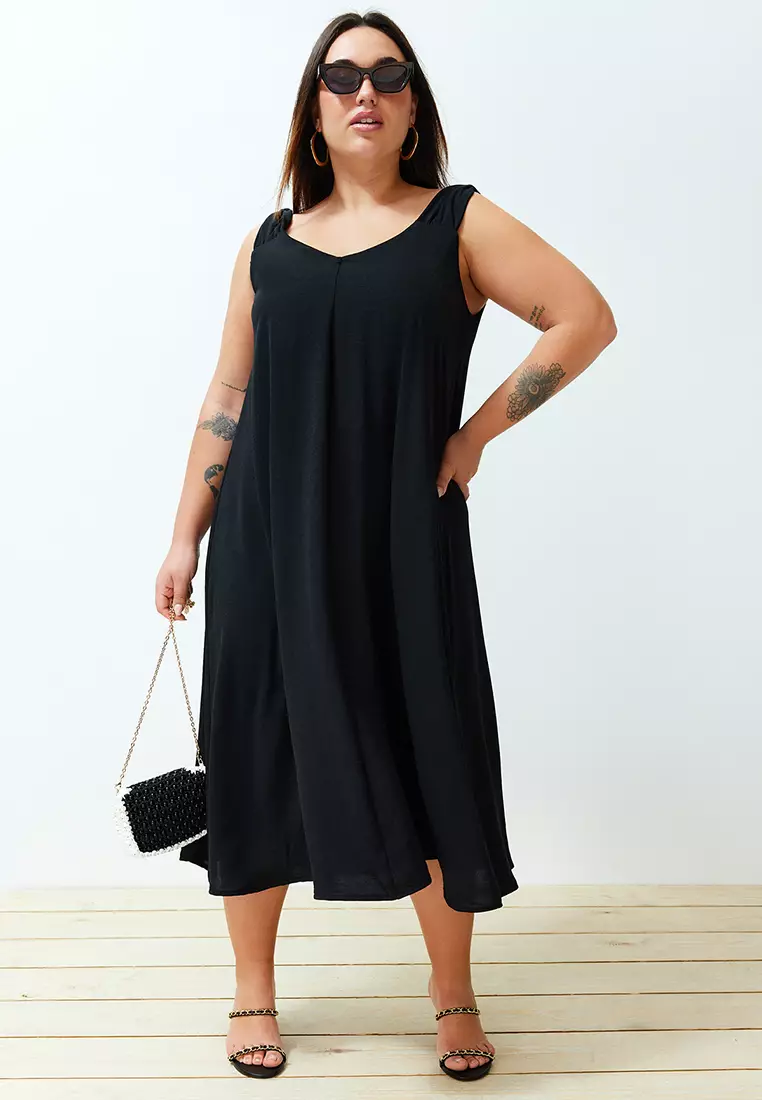 Buy Trendyol Plus Size V-Neck Midi Dress 2025 Online ZALORA