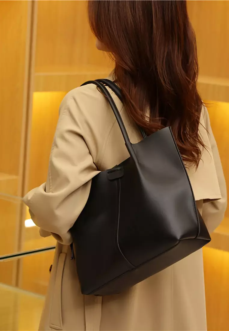 Plain black shop shoulder bag