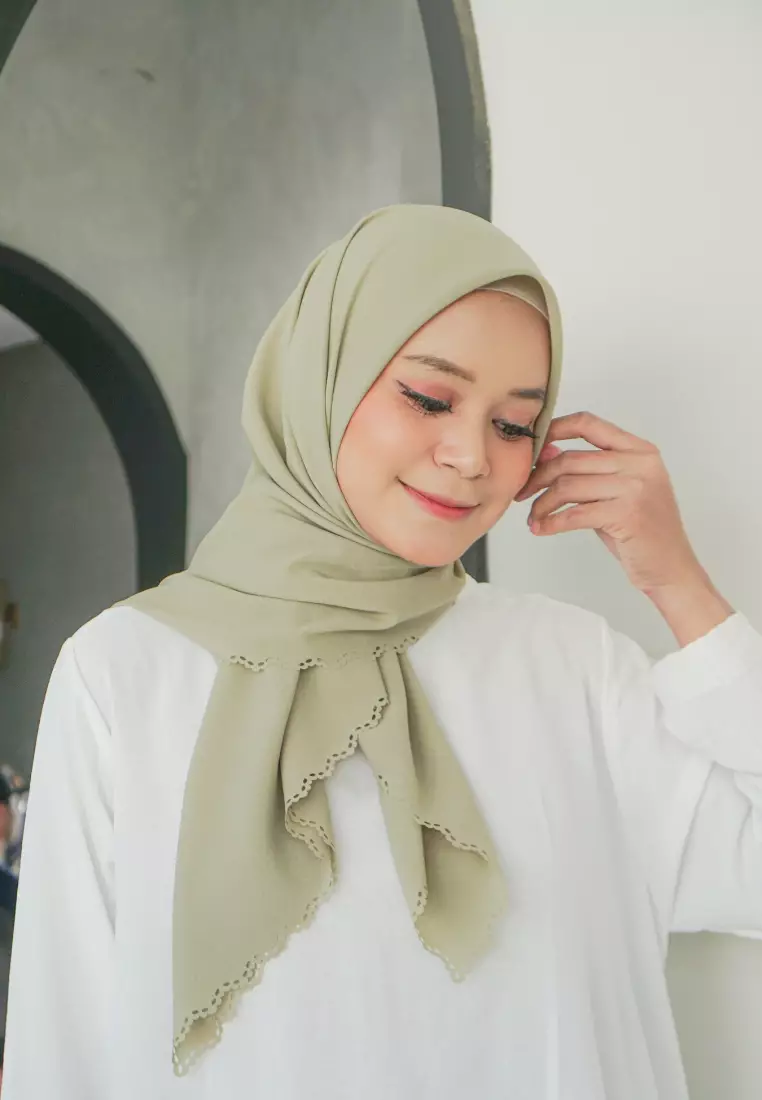 Hijab Segi Empat Lasercut Curly Matcha