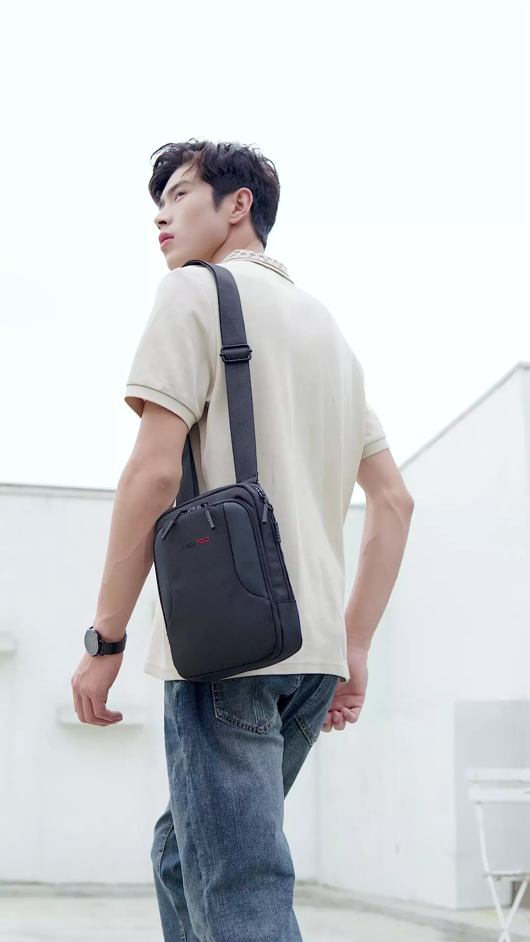 Men's Sling Bag / Crossbody Bag (Tas Selempang Pria) - Hitam