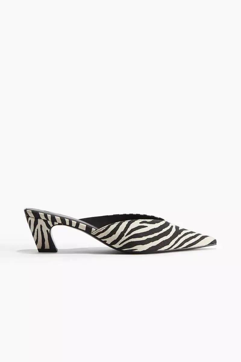 Pointed mules