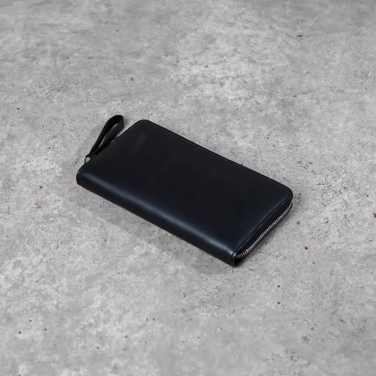 Dompet VALENTINO VLTN TEXT ALL BLACK ZIP LONG WALLET WITH HANDLE 100% ORIGINAL