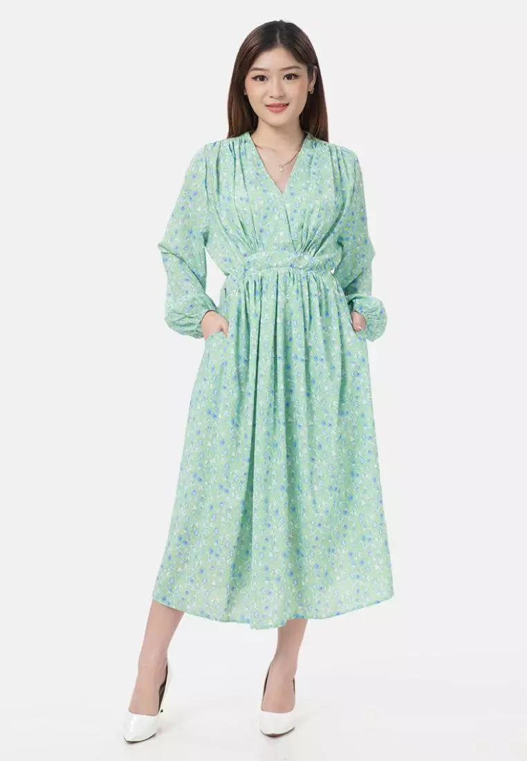 Pearl blossom Long Dress in Green