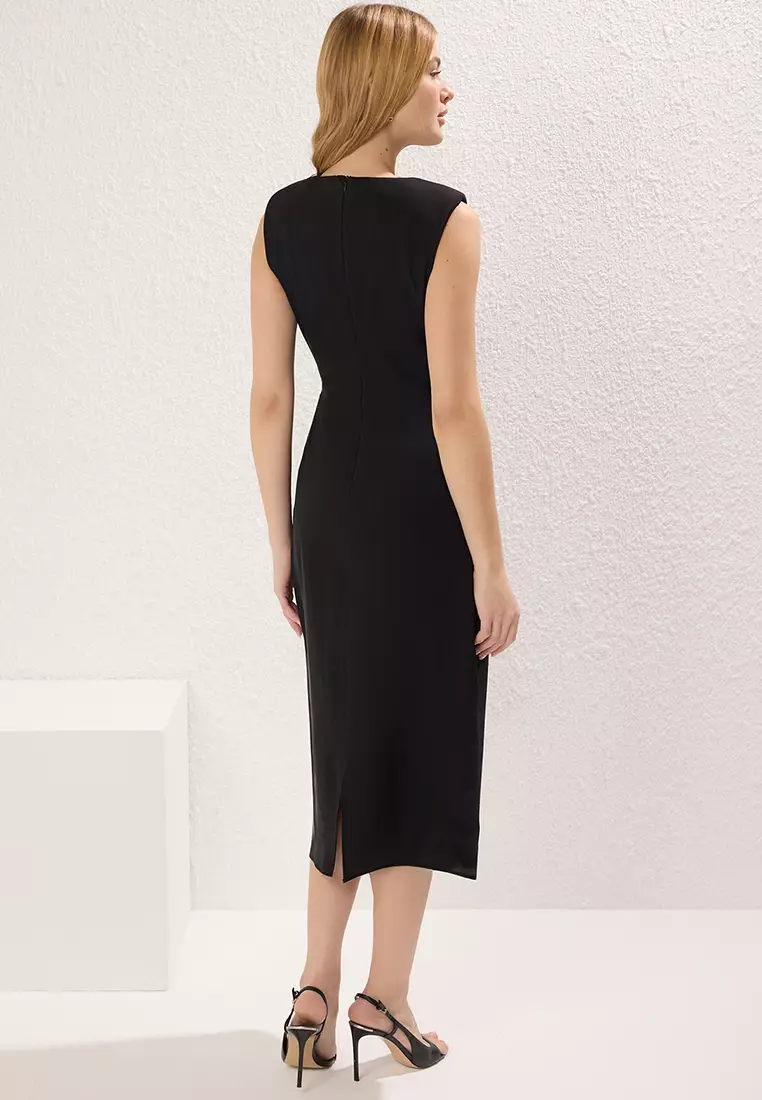 裹身配飾中長連身裙