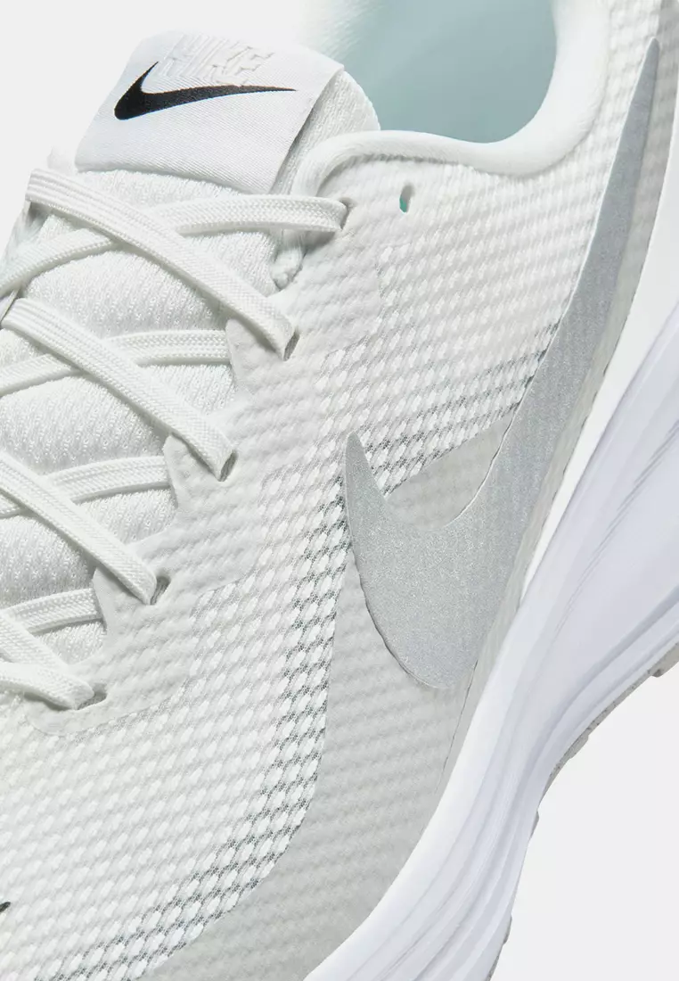 Revolution 8 Road Running Shoes