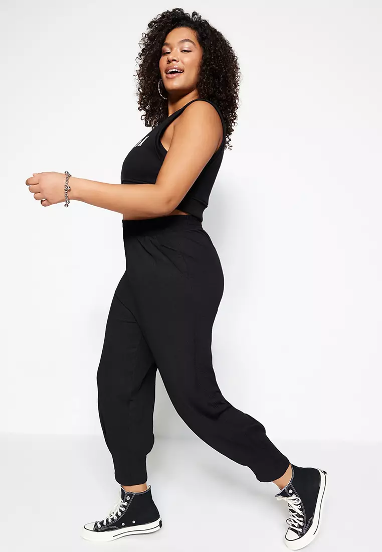 Plus Size Carrot Fit Trousers