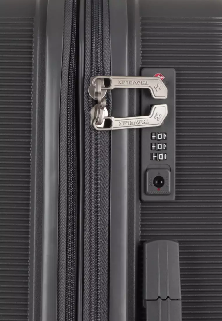 299 Hard Case Luggage Small (18.5 inches)