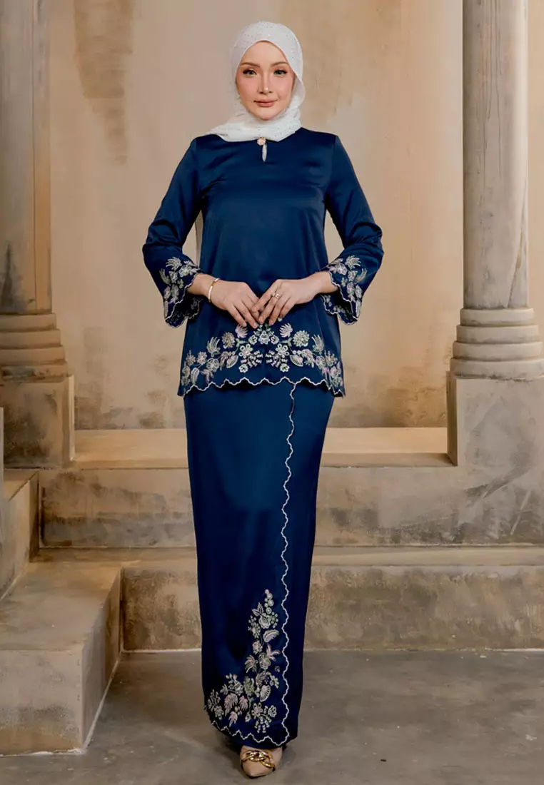 Suri Luxe Embroidery Baju Kurung Kedah Satin with Skirt Belah Selisih
