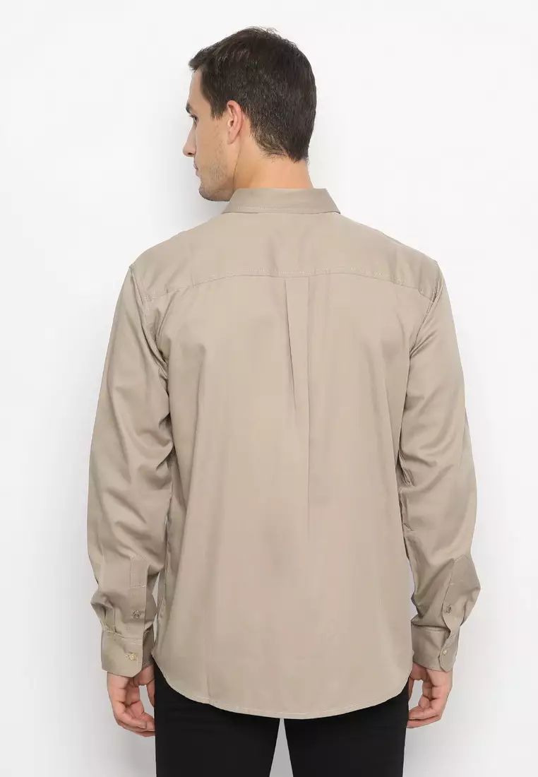 POLICE Kemeja Polos Cotton Twill Medium Beige Regular Fit Lengan Panjang Pria